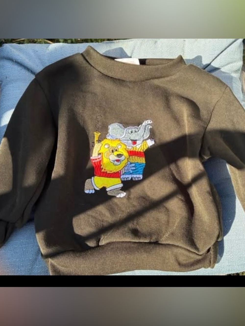 Vintage Boby World 12M sweatshirt with lion & elephant embroidery